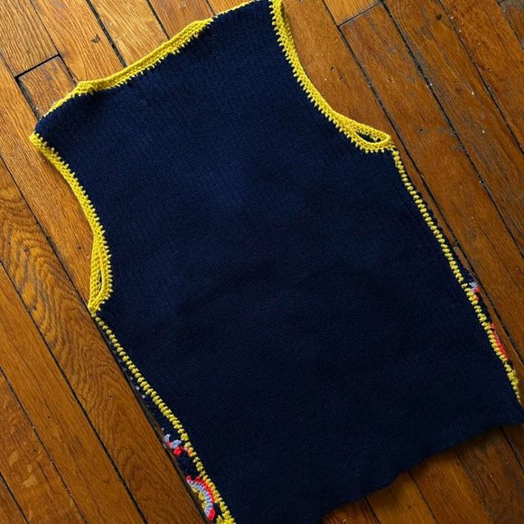 Vintage 70s AWARE Leather Accent Women Blue Orange Yellow Hand Knit Sweater Vest - Picture 5 of 6